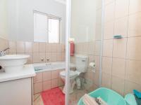 Bathroom 1 - 6 square meters of property in Ravensklip