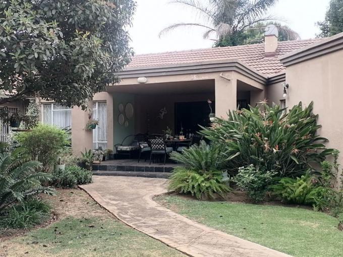 3 Bedroom House for Sale For Sale in Brackenhurst MR537364