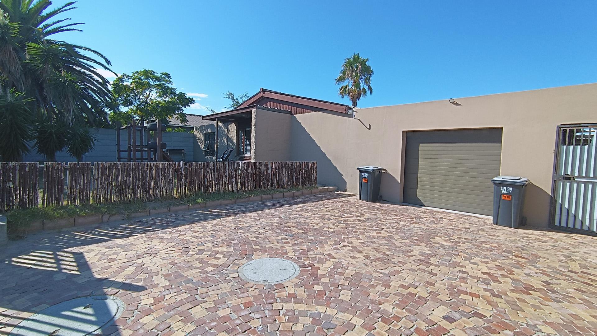 Front View of property in Bothasig 