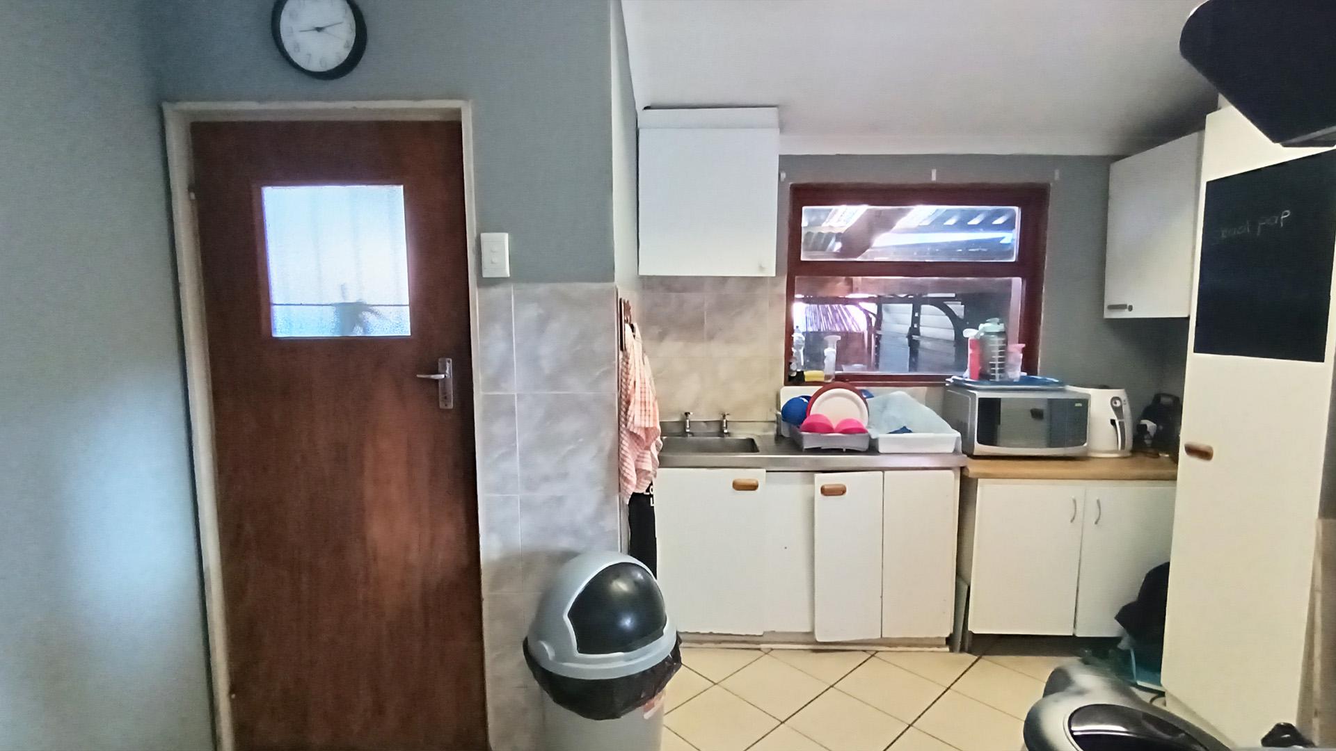 Kitchen - 12 square meters of property in Bothasig 
