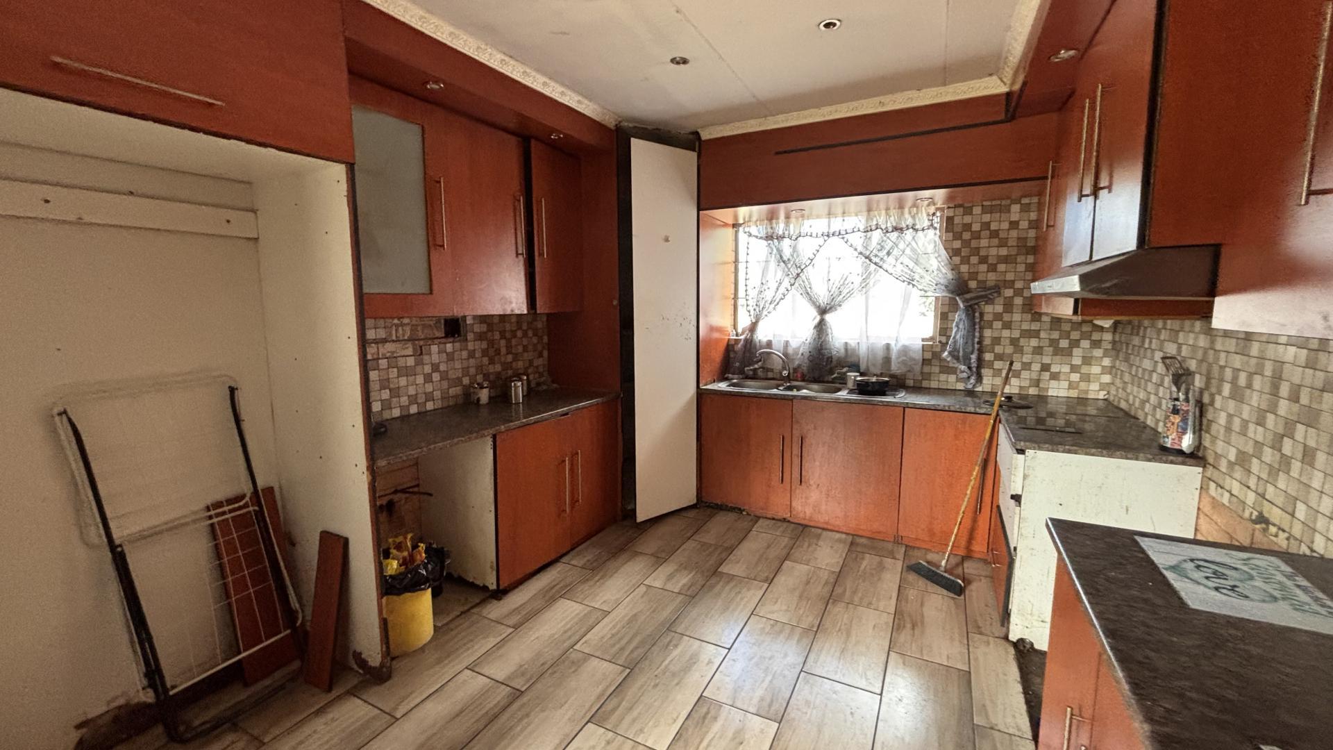 Kitchen of property in Vanderbijlpark