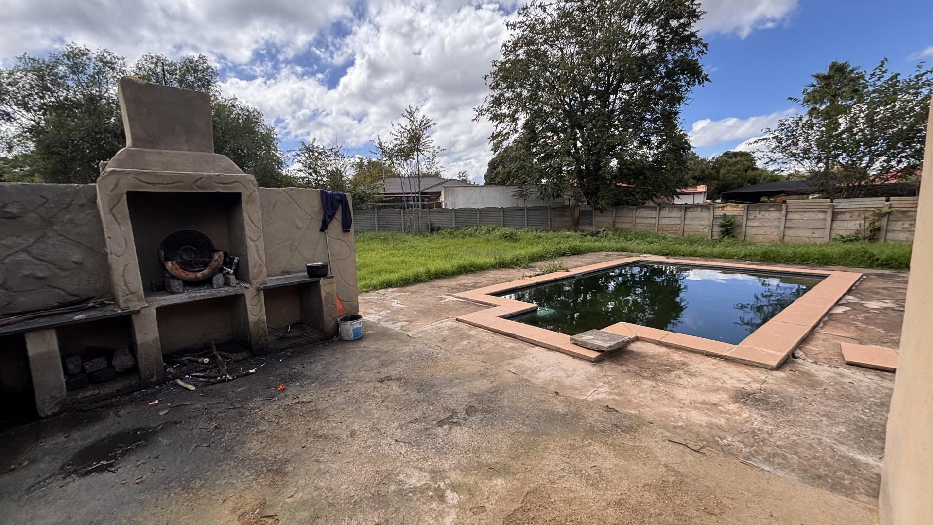 Swimming Pool of property in Vanderbijlpark