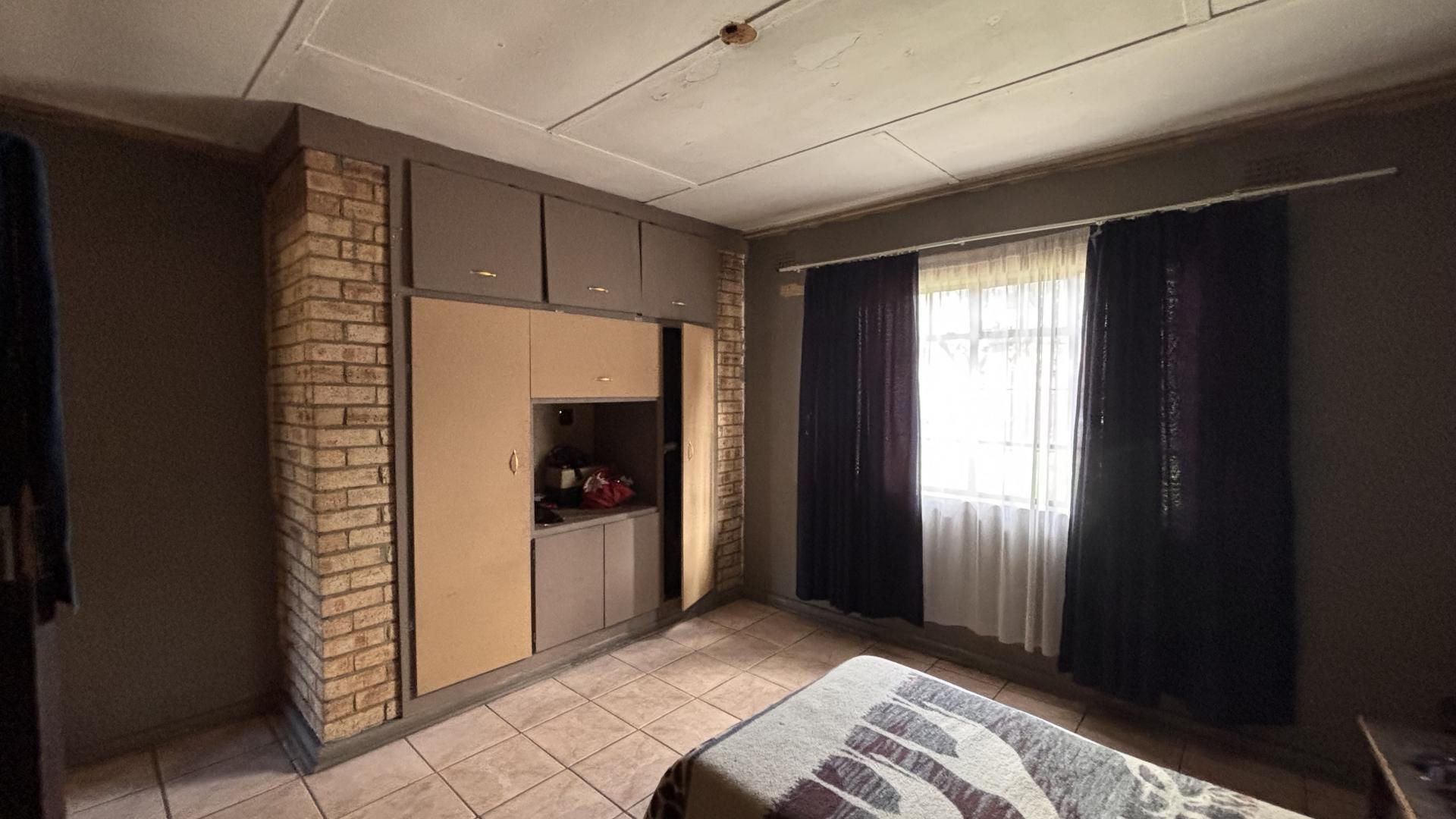 Bed Room 2 of property in Vanderbijlpark