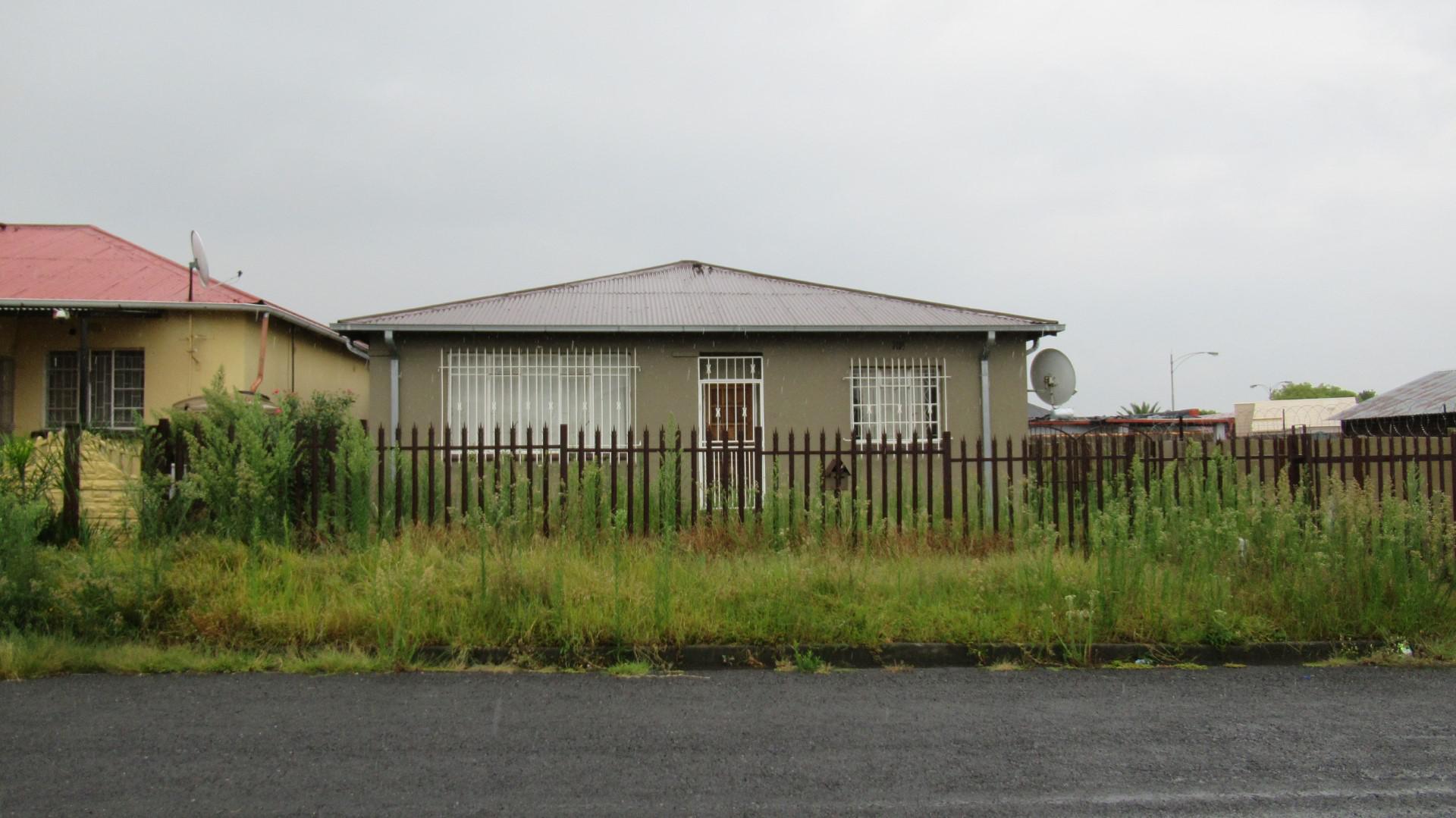 Front View of property in Noycedale