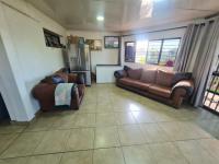 Lounges - 27 square meters of property in Robertsham