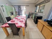 Kitchen - 21 square meters of property in Robertsham