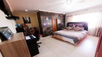Bed Room 2 - 17 square meters of property in Dunveria