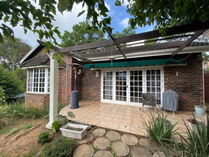 2 Bedroom Apartment to Rent in Kloof  - Property to rent - MR537693