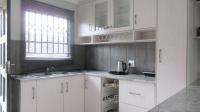 Kitchen - 12 square meters of property in Devland