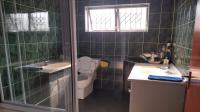 Bathroom 1 of property in Malvern - DBN