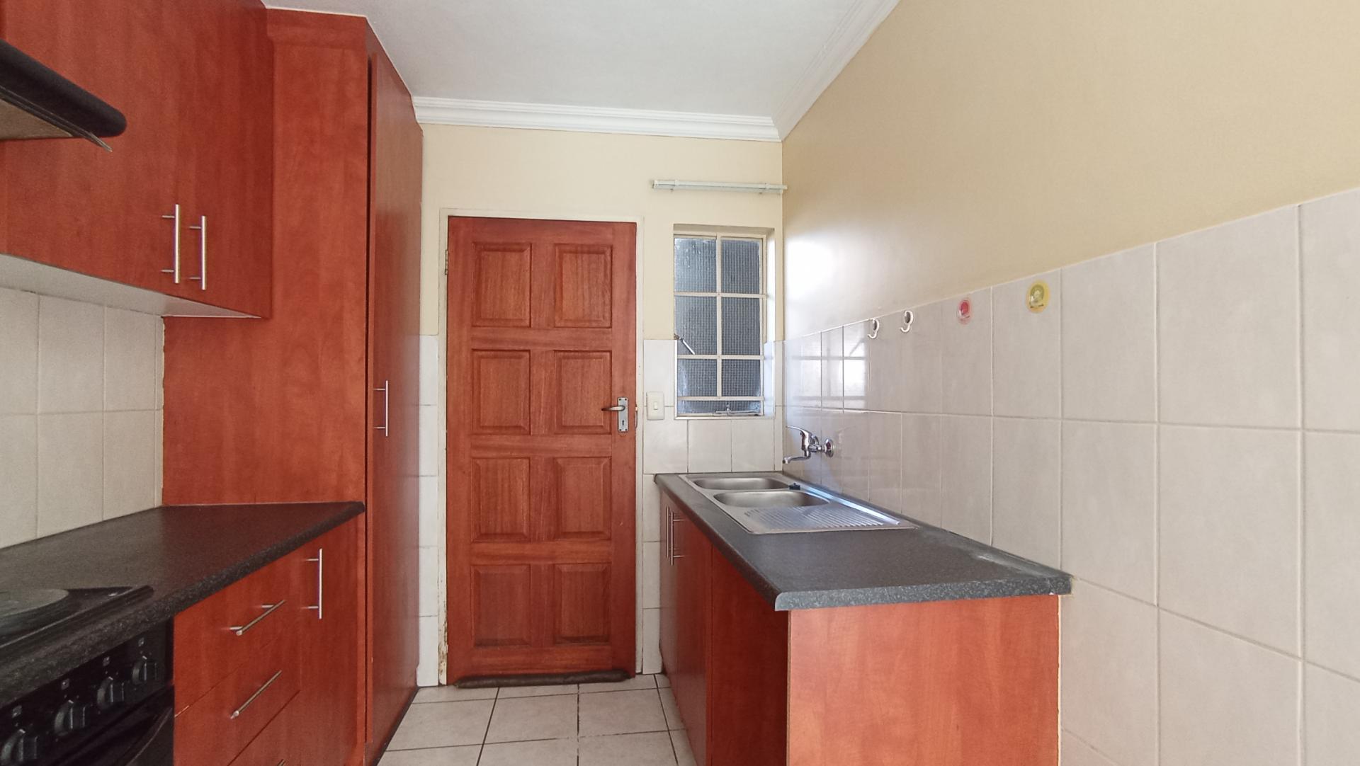 Kitchen - 7 square meters of property in Daspoort
