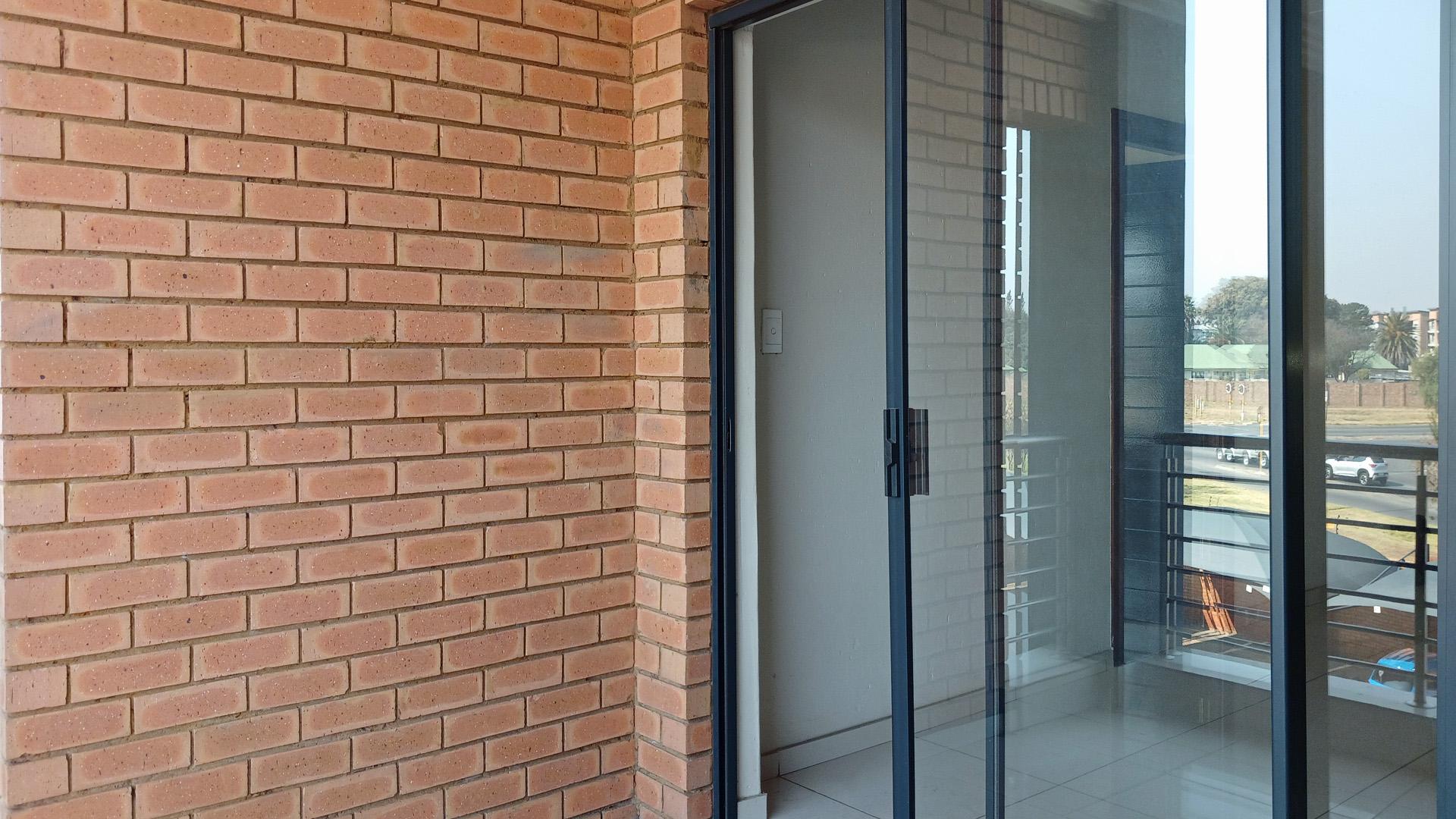 Balcony - 12 square meters of property in Eveleigh