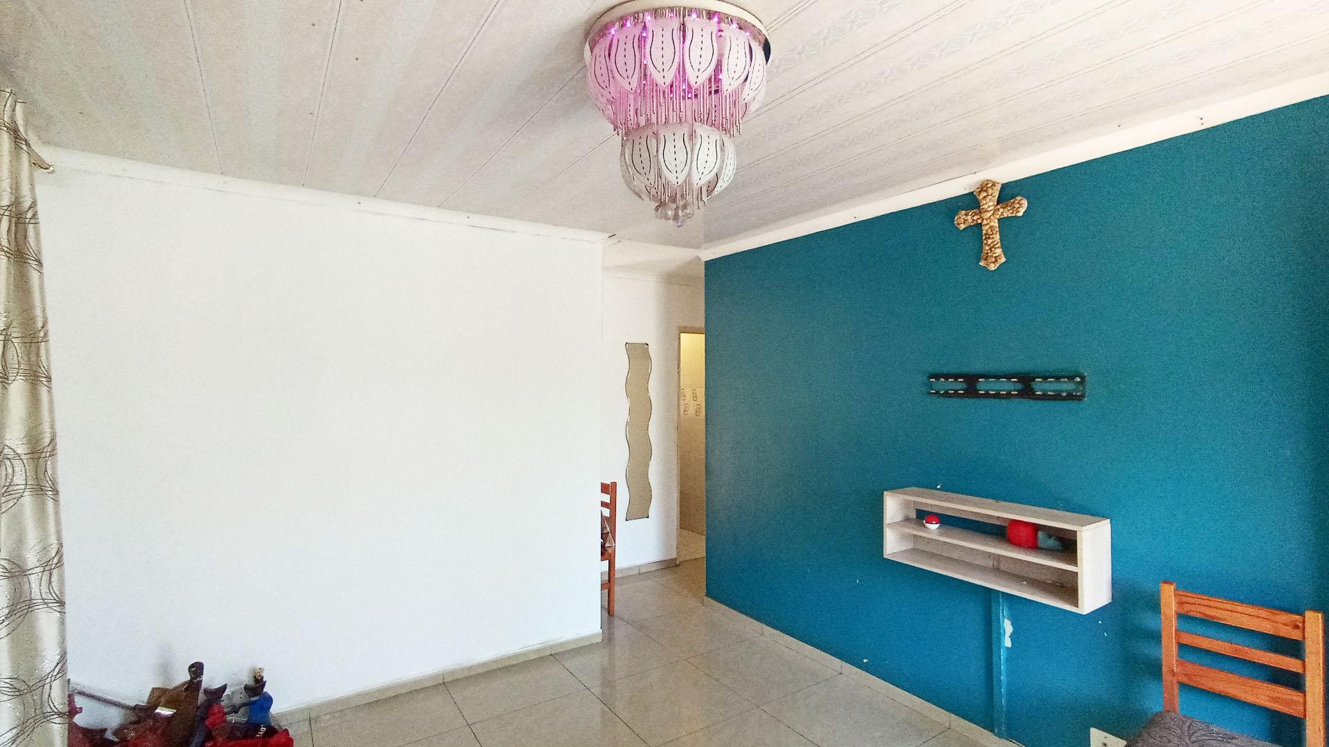 Lounges - 13 square meters of property in Lotus Park