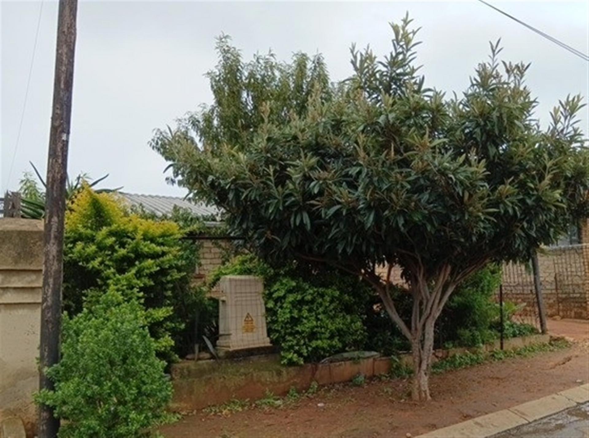 Front View of property in Chiawelo