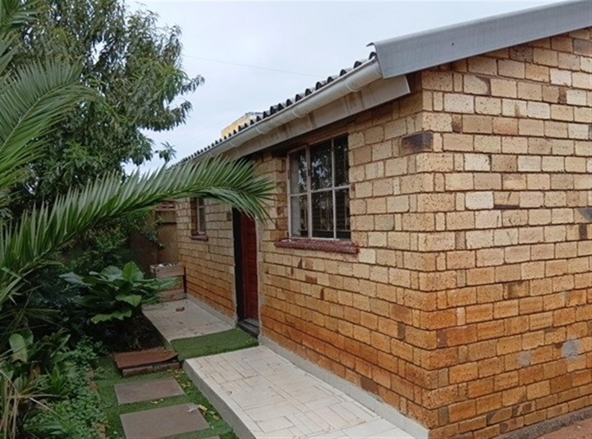 Front View of property in Chiawelo