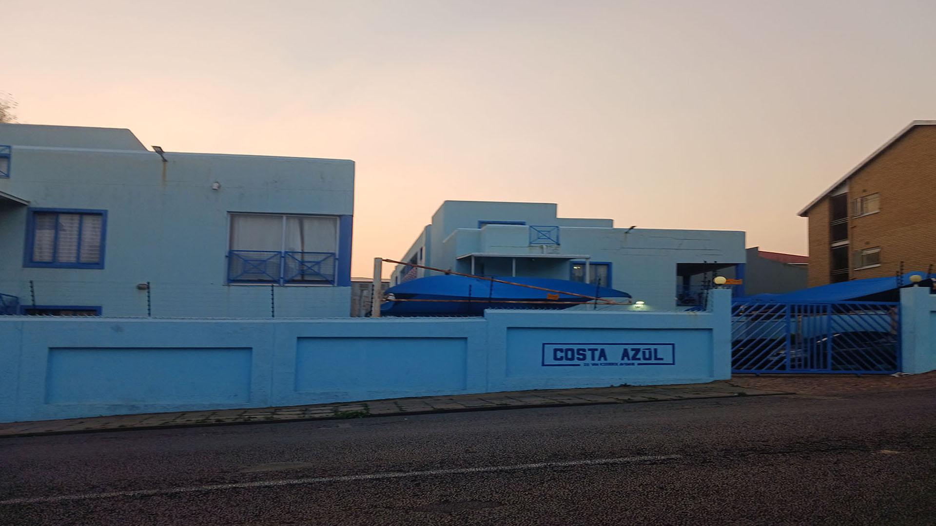 Front View of property in Alberton