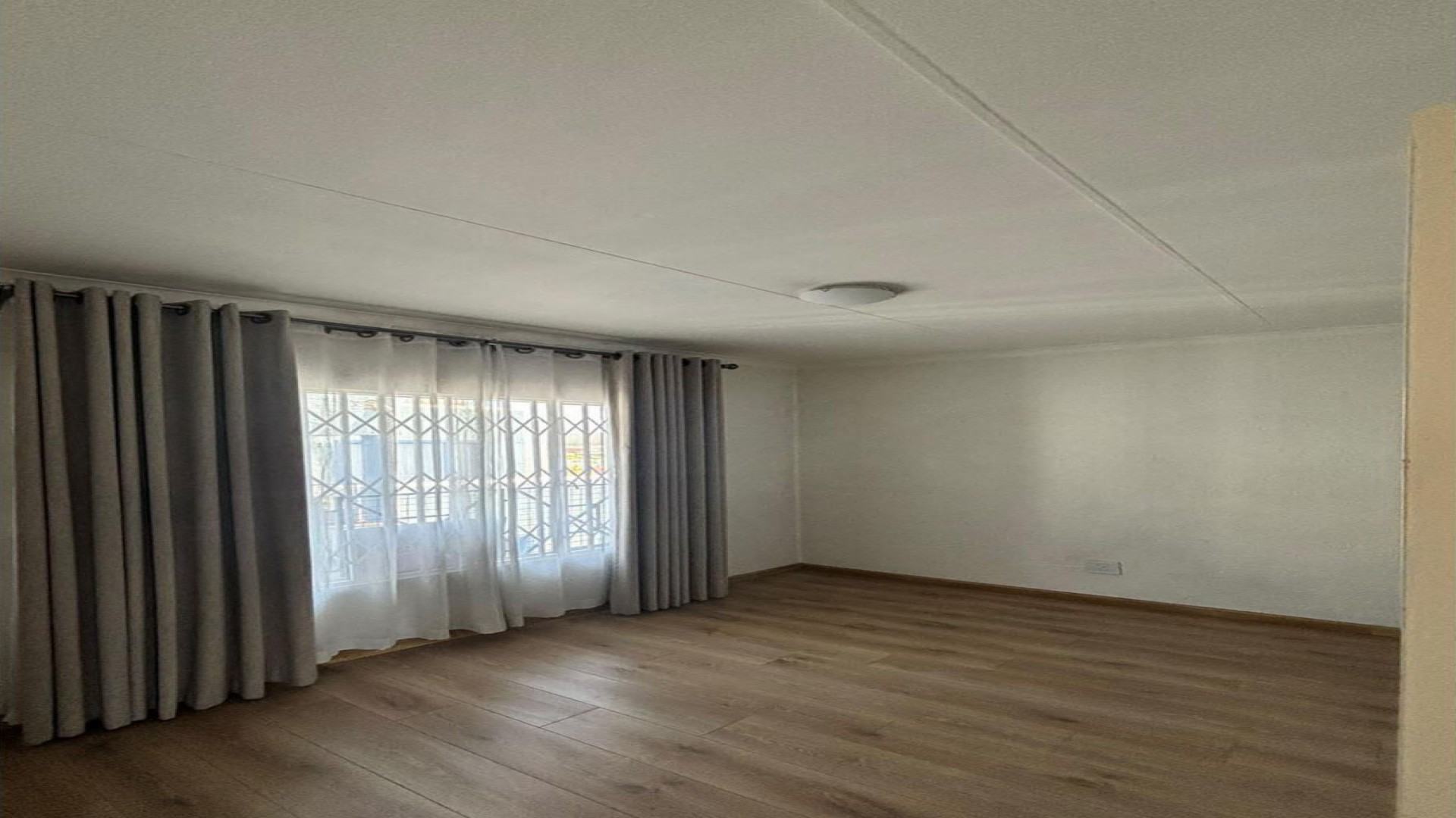 Bed Room 2 - 13 square meters of property in Alberton