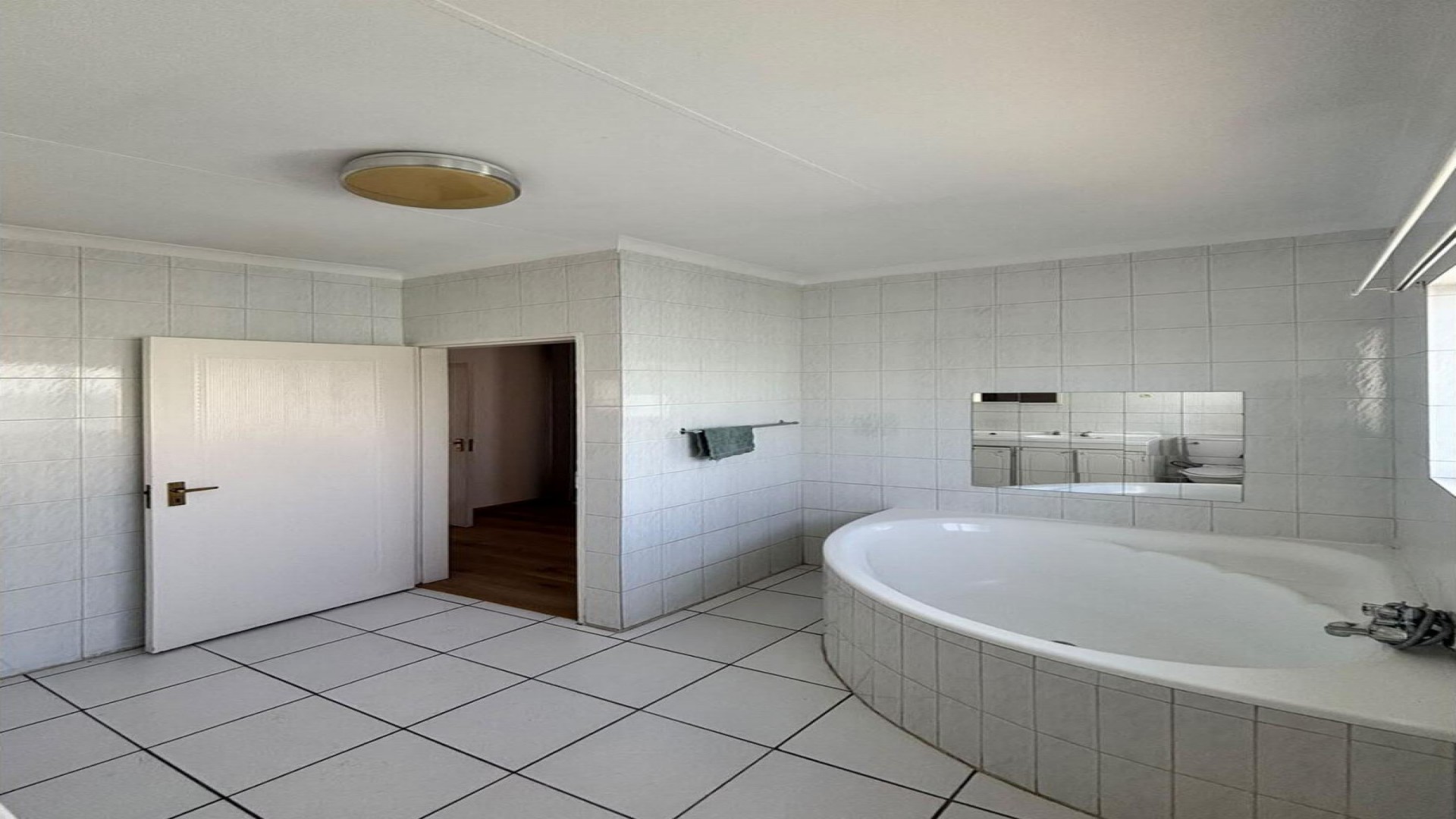 Main Bathroom - 7 square meters of property in Alberton