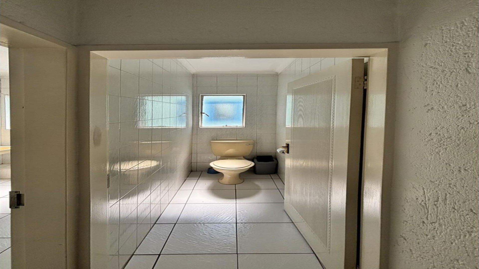 Guest Toilet - 2 square meters of property in Alberton