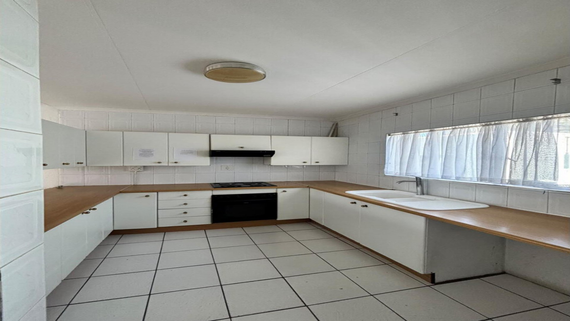 Kitchen - 10 square meters of property in Alberton