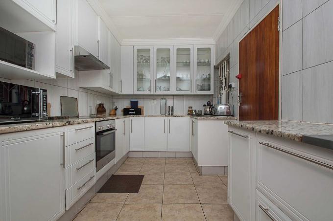 7 Bedroom House to Rent in Fleurhof - Property to rent - MR538276