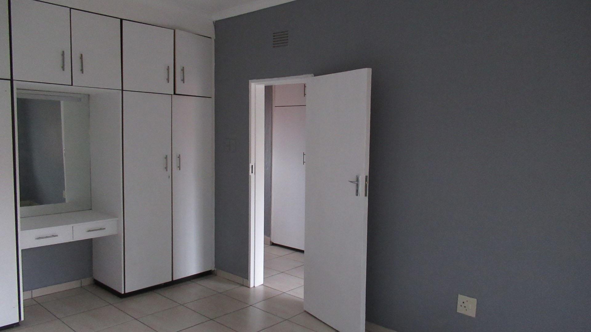 Main Bedroom - 21 square meters of property in Boksburg South