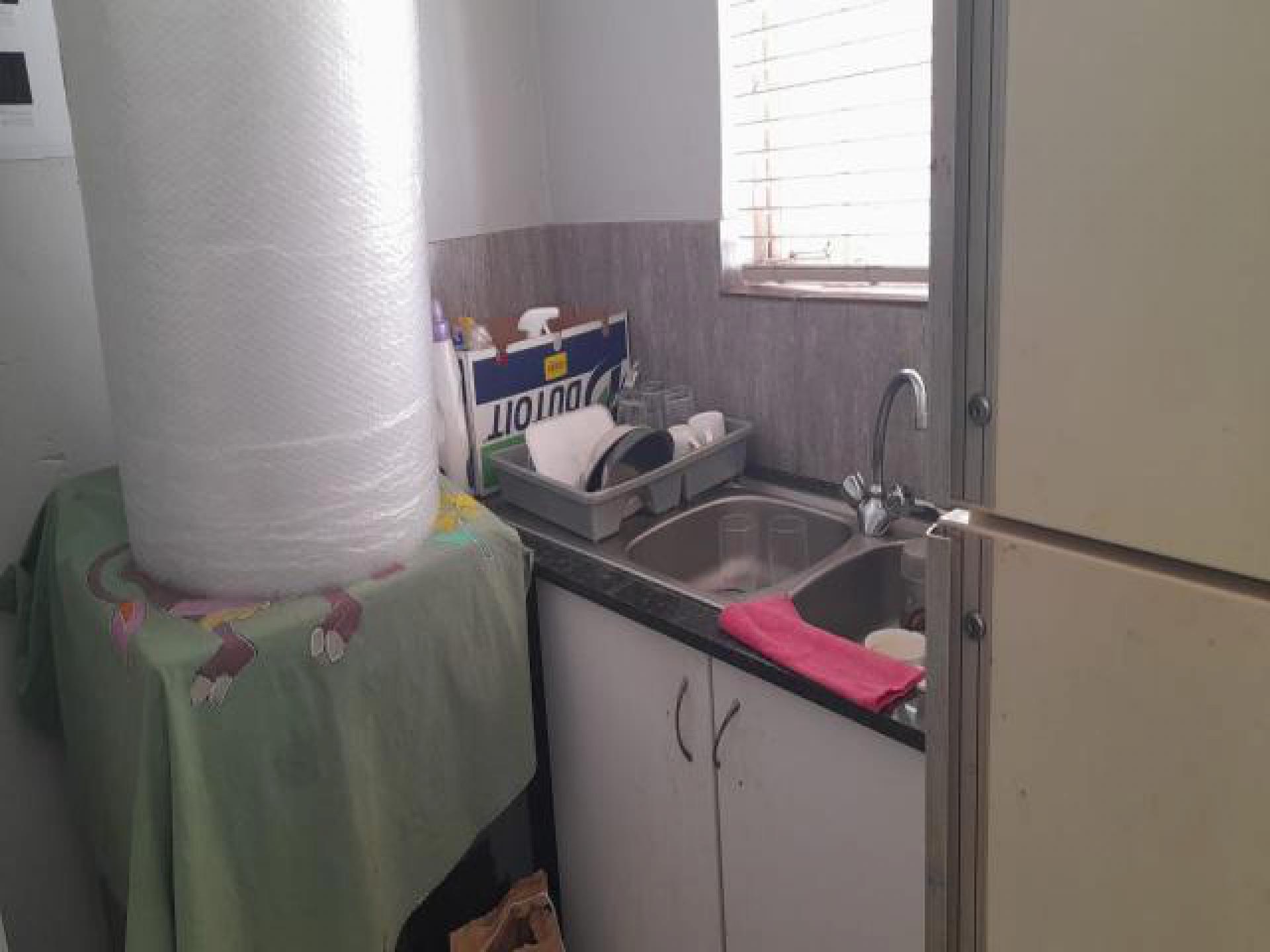 Kitchen of property in Van Der Hoff Park