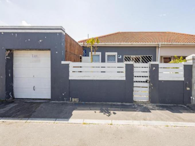 Standard Bank SIE Sale In Execution 2 Bedroom House for Sale in Mitchells Plain - MR538323