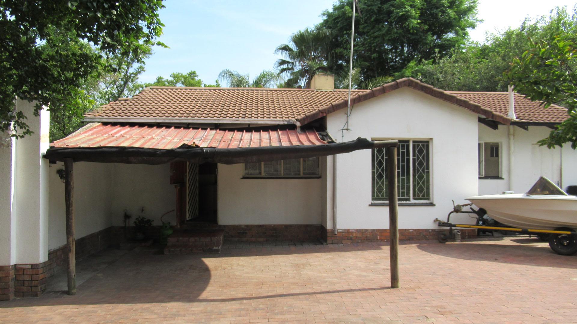 Front View of property in Bryanston