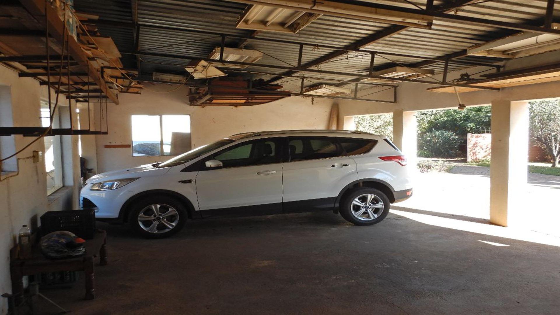 Garage of property in Lyttelton Manor