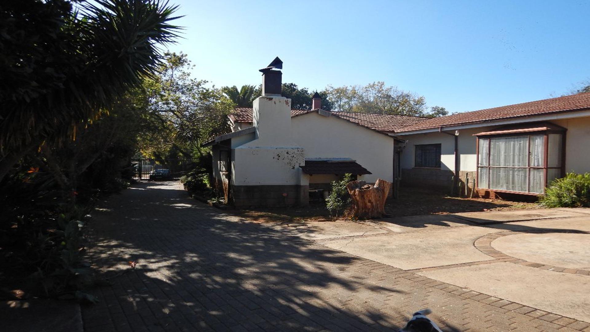 Front View of property in Lyttelton Manor