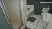 Bathroom 1 of property in Lyttelton Manor