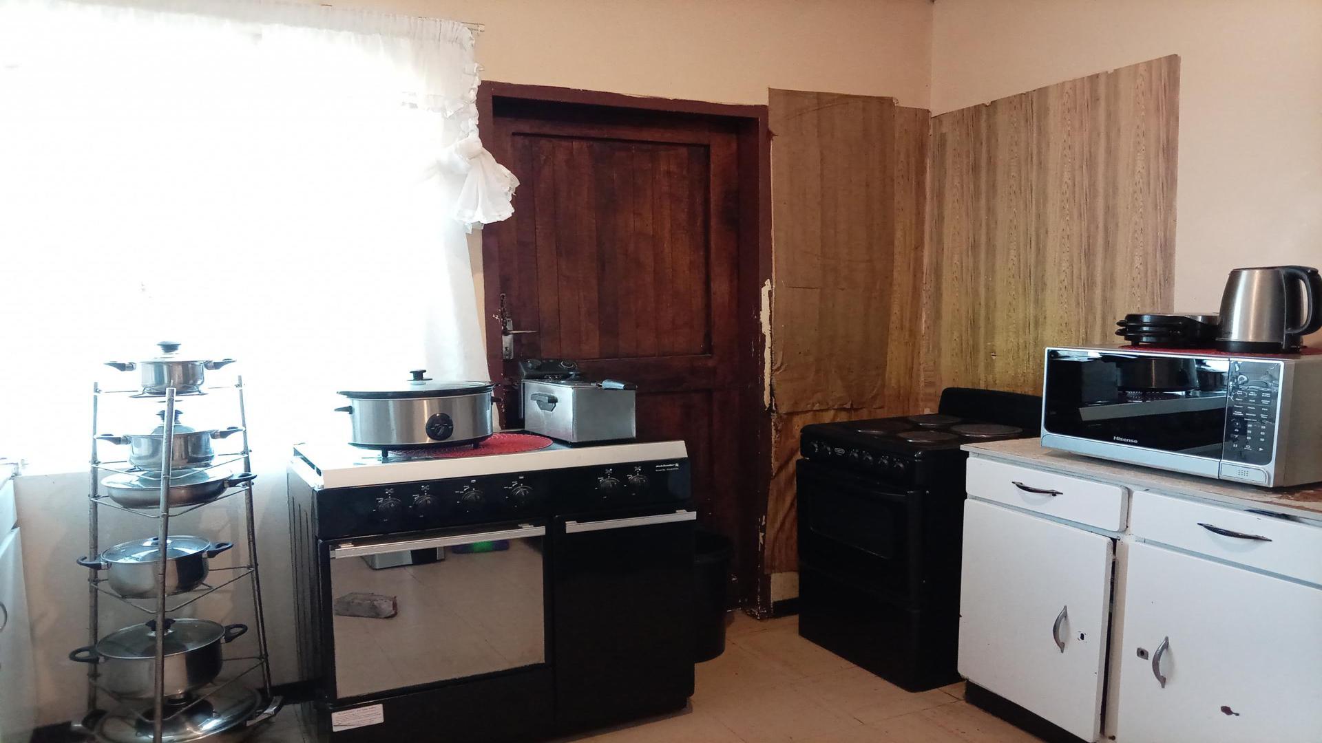 Kitchen of property in Sakhile