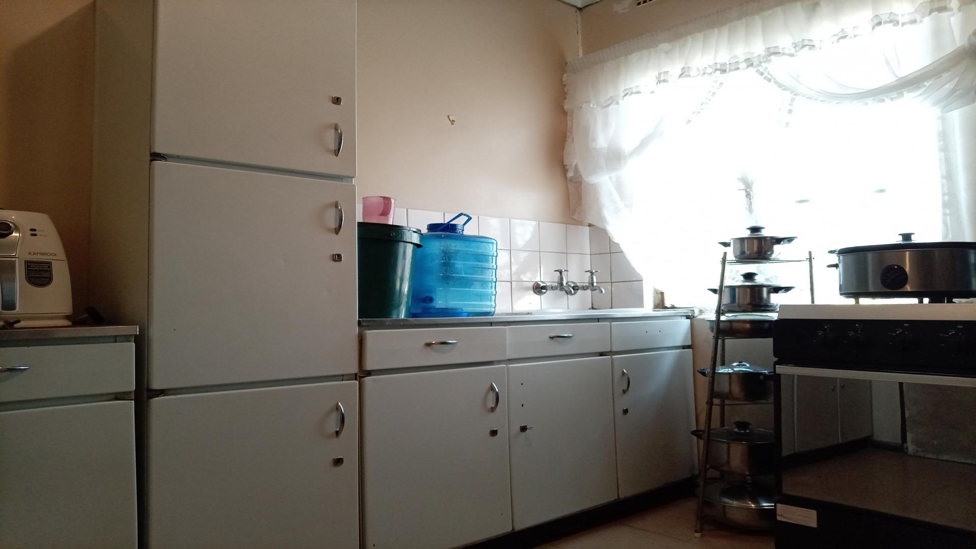 Kitchen of property in Sakhile