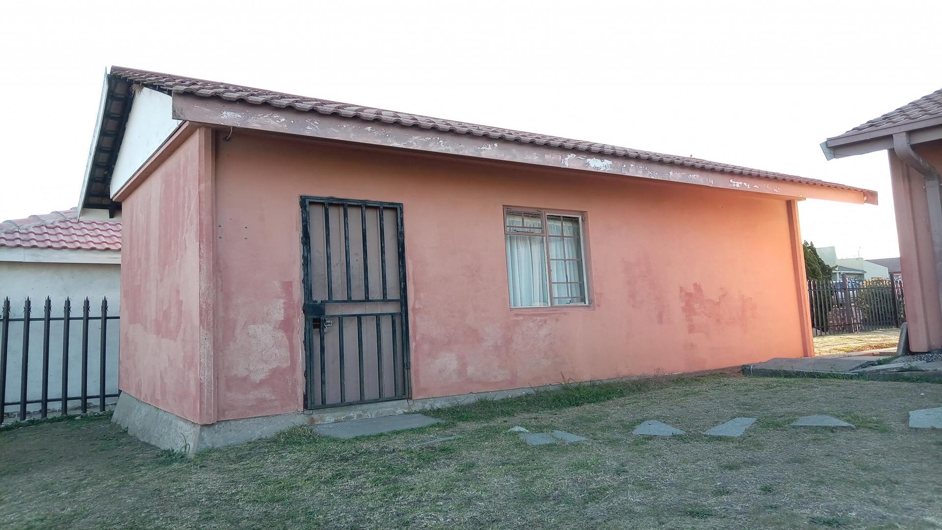 Spaces of property in Sakhile