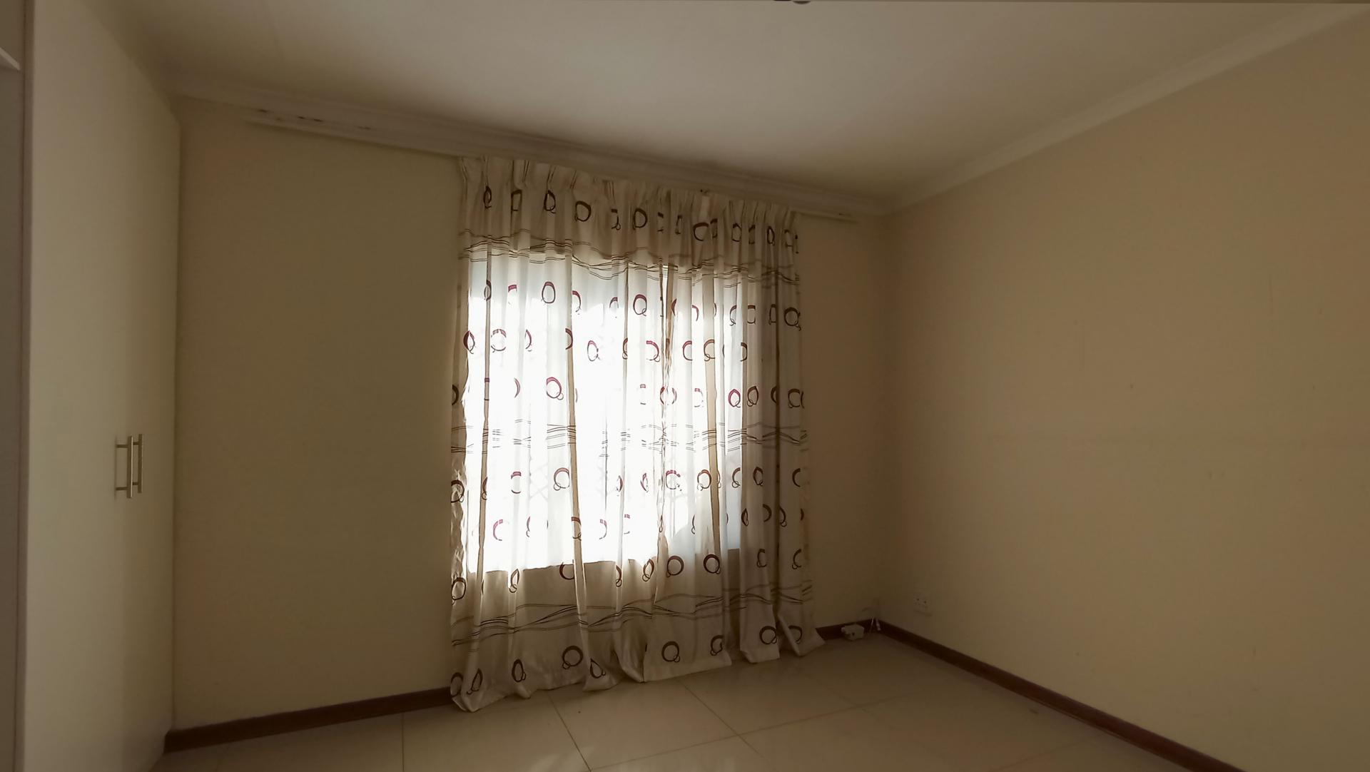 Main Bedroom - 16 square meters of property in Noordwyk