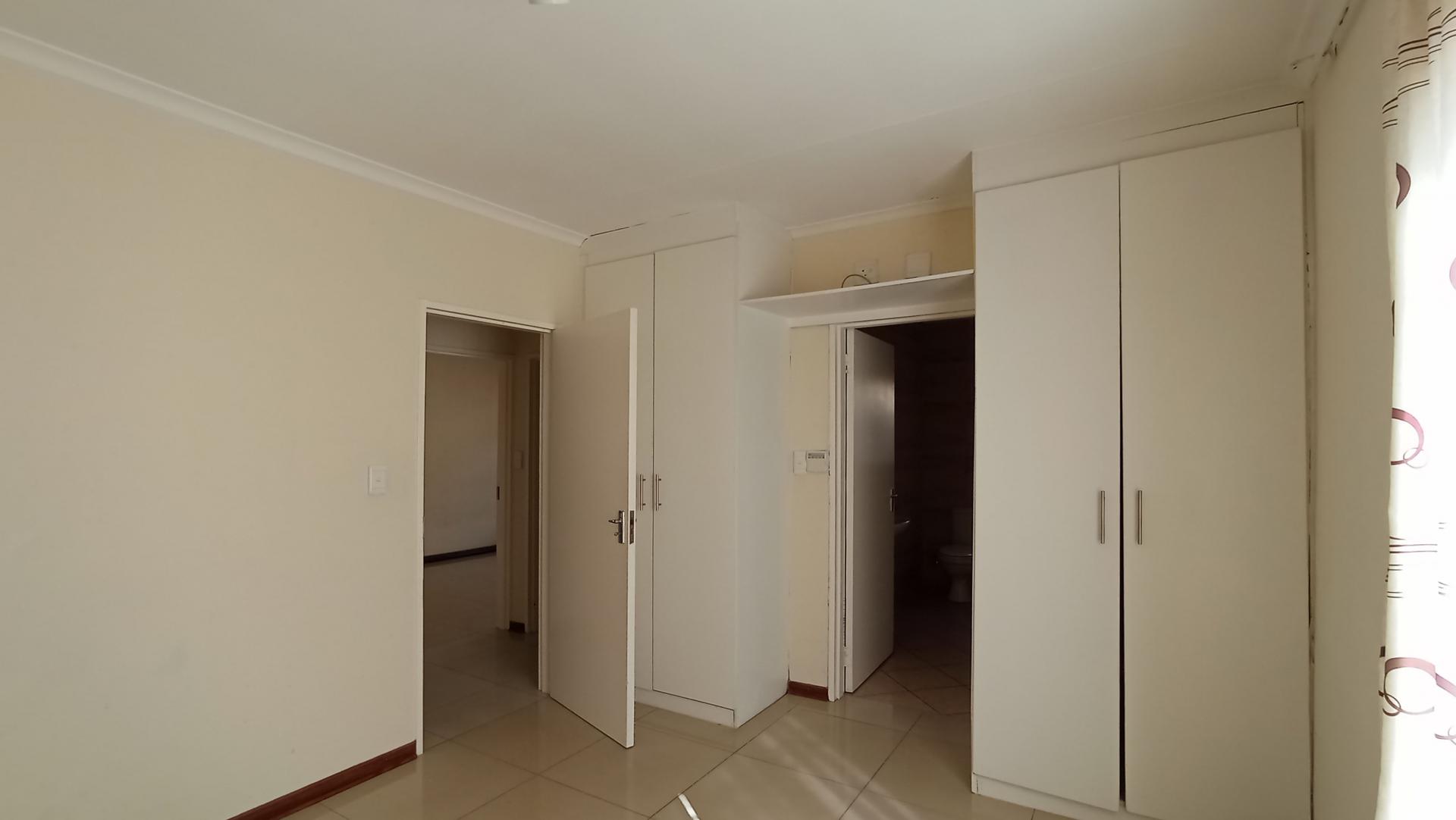 Main Bedroom - 16 square meters of property in Noordwyk