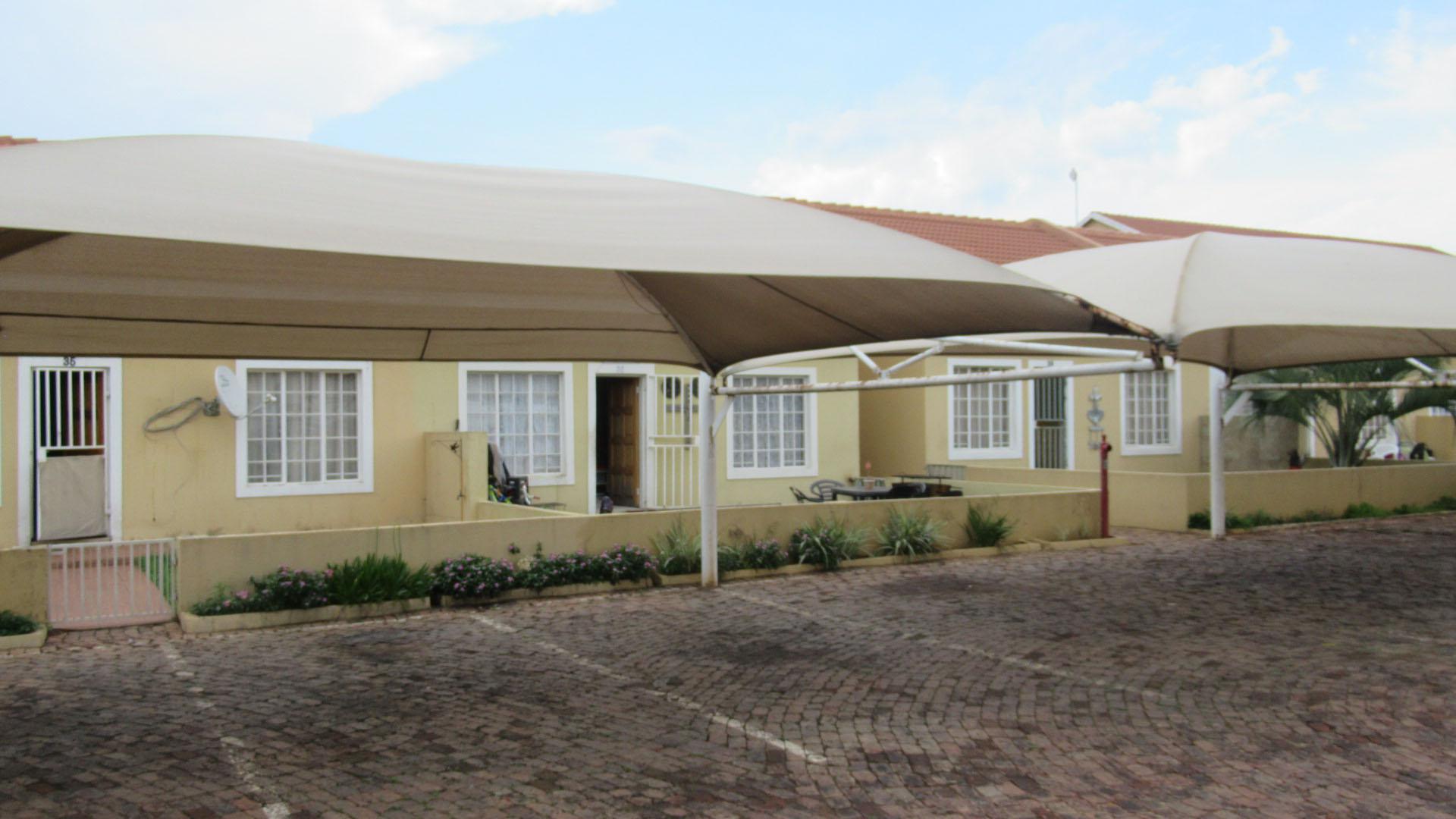 Front View of property in Kookrus