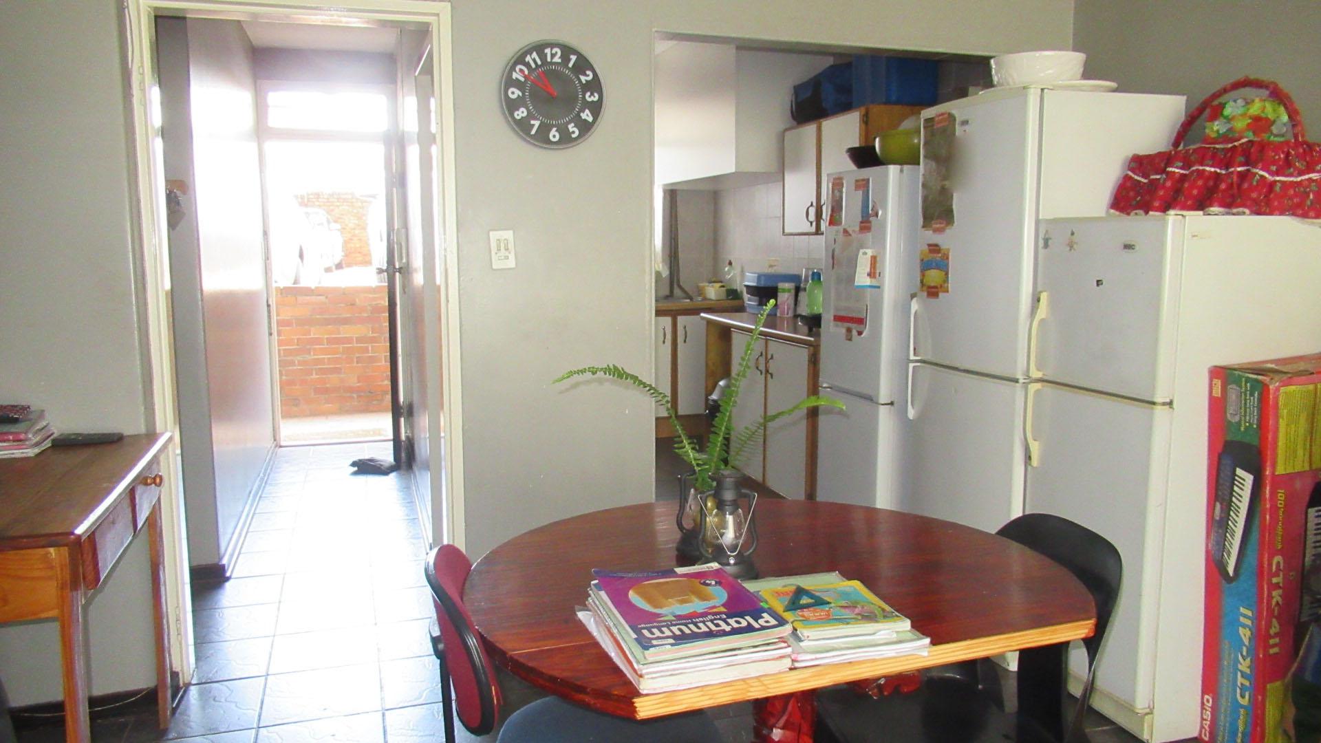 Dining Room - 12 square meters of property in Lyndhurst