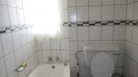 Bathroom 1 - 6 square meters of property in Lyndhurst