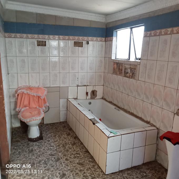 House for Sale For Sale in Soweto MR539072 MyRoof