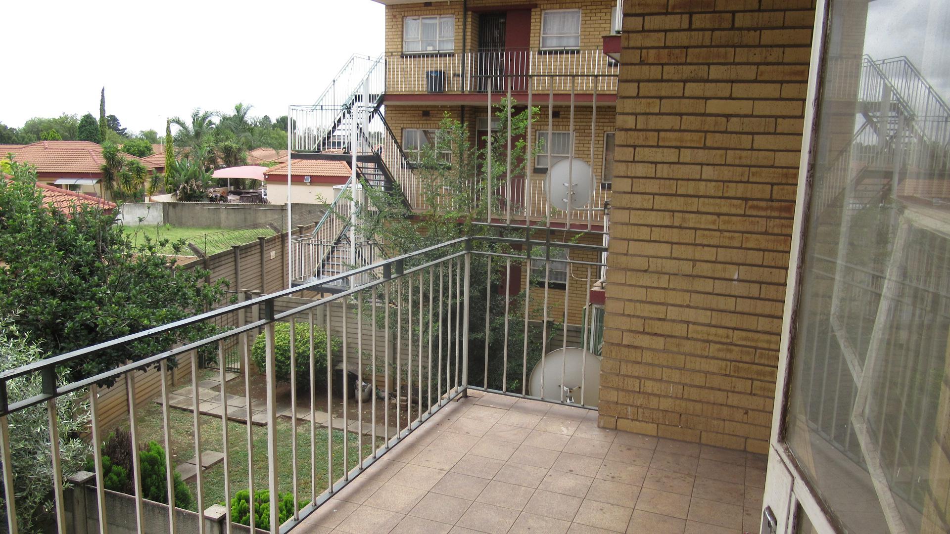 Balcony - 9 square meters of property in Vanderbijlpark