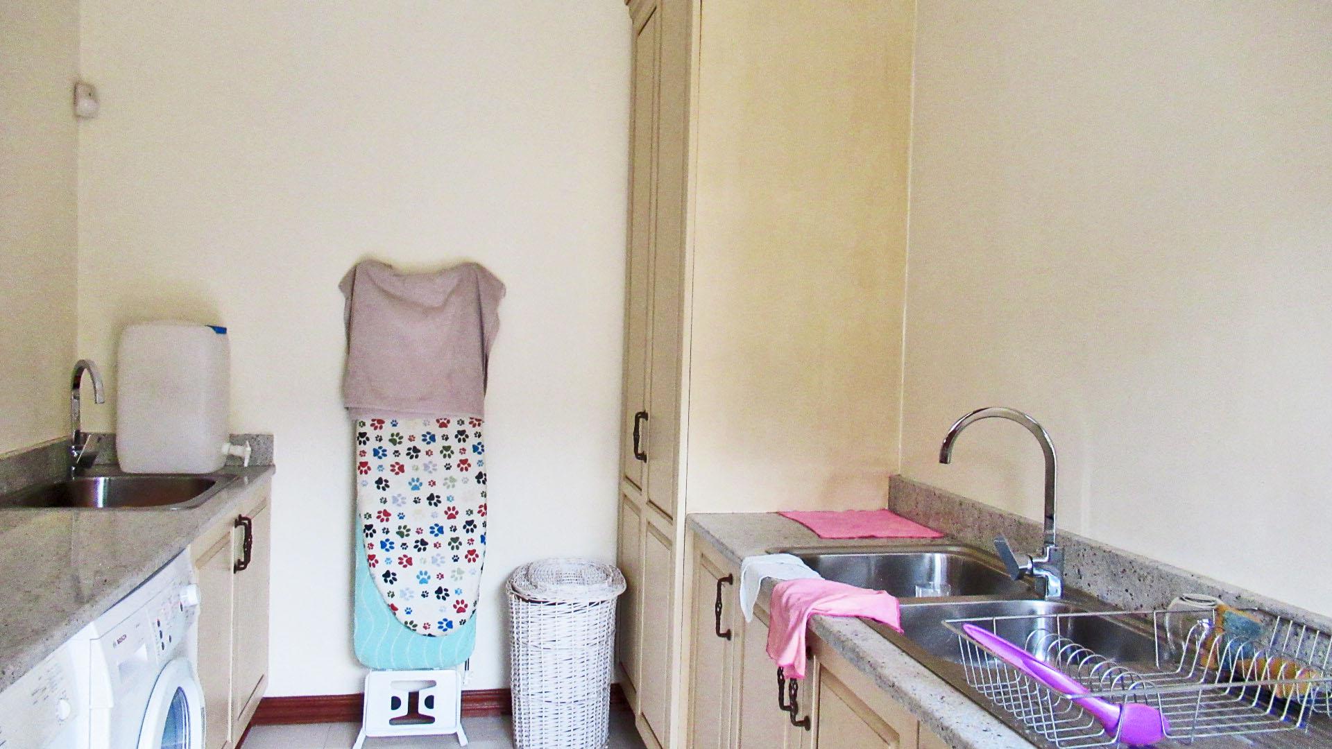 FNB Quick Sell 3 Bedroom House for Sale in Louwlardia MR53