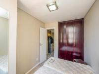 Bed Room 1 - 13 square meters of property in Cape Town Centre