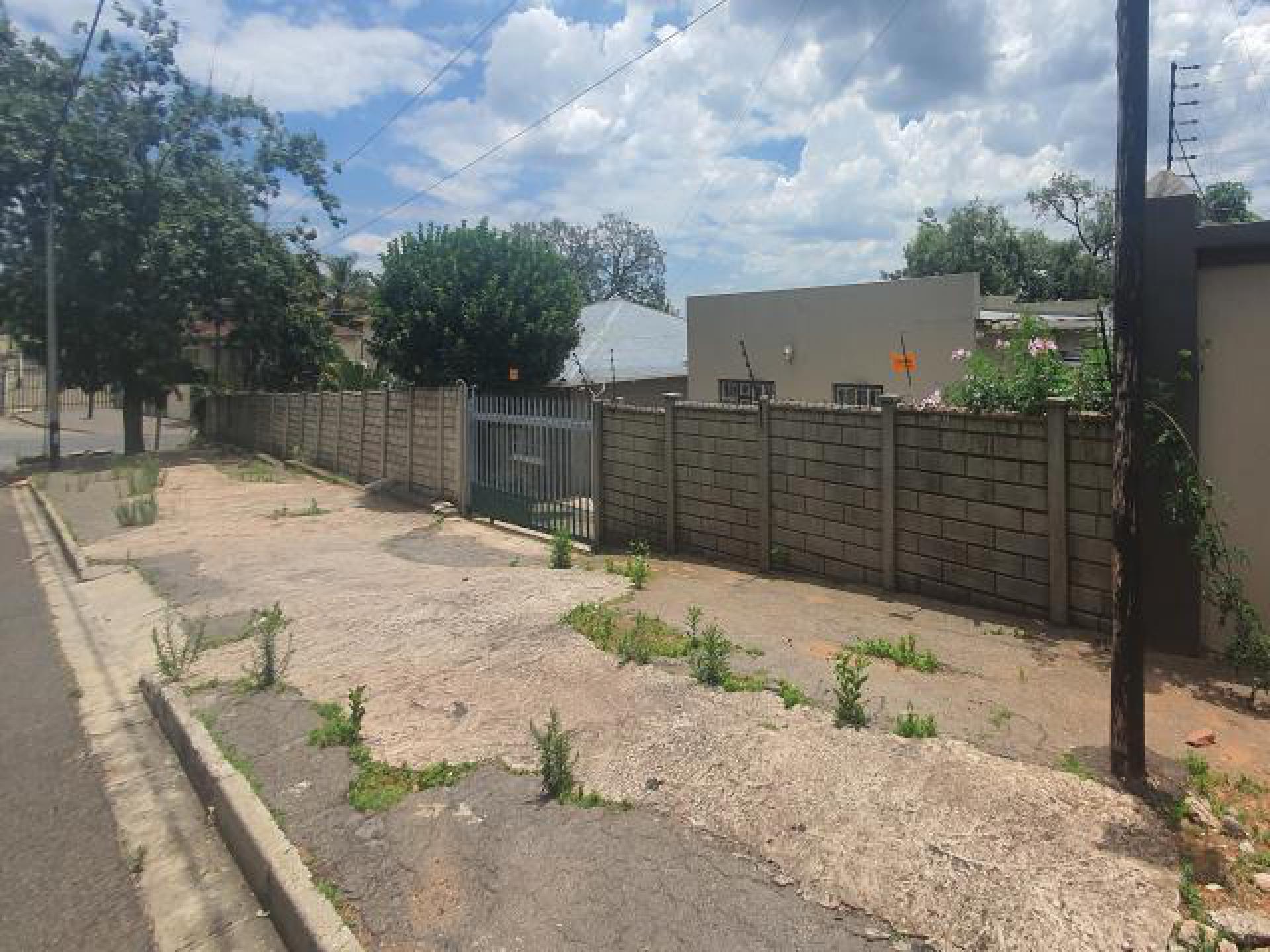 Front View of property in Fishers Hill