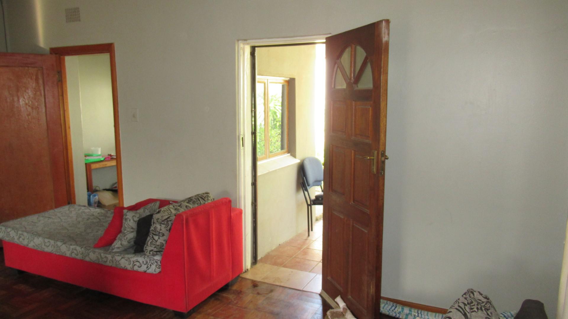 Lounges - 21 square meters of property in Fishers Hill