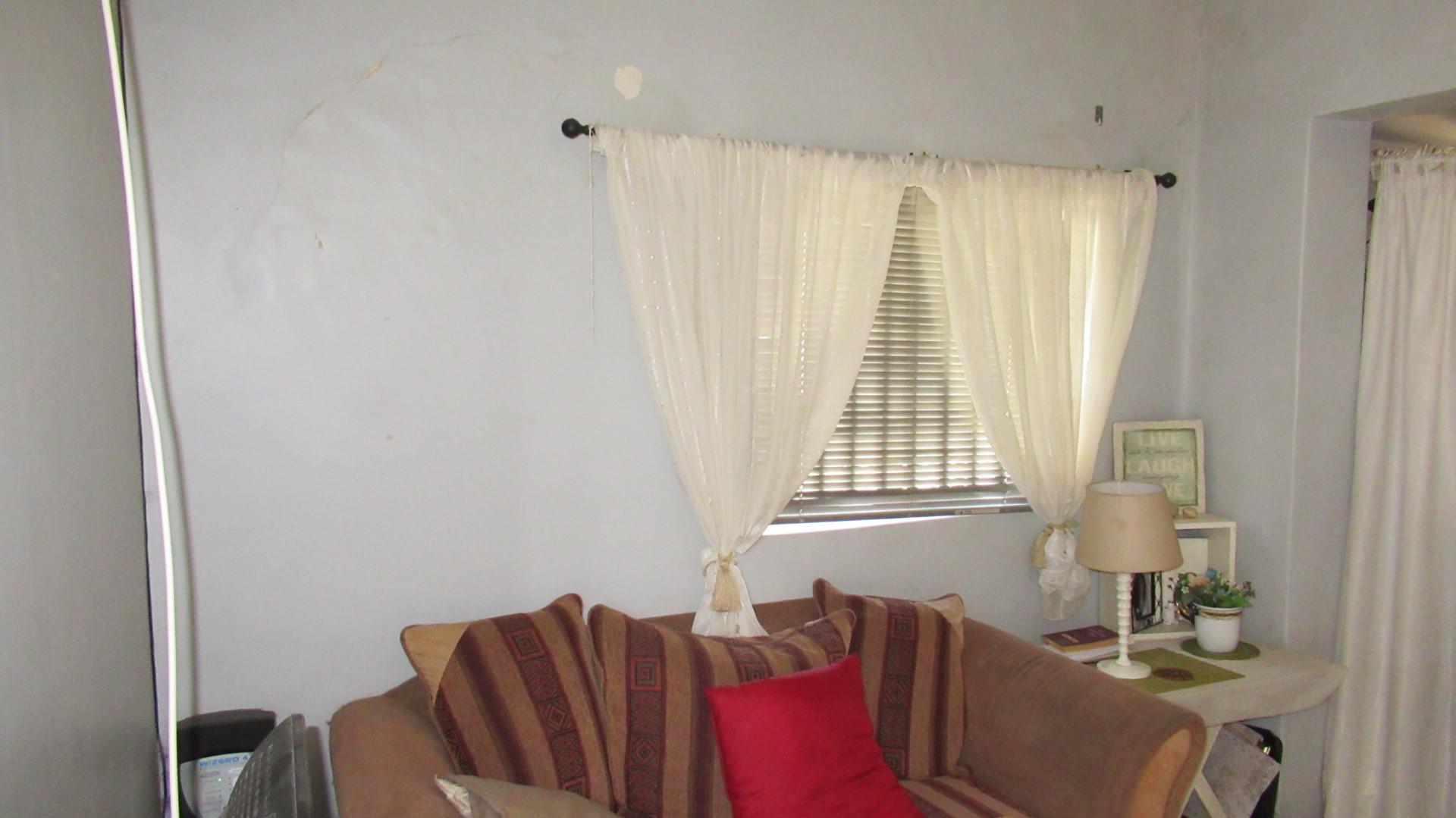 Lounges - 21 square meters of property in Fishers Hill
