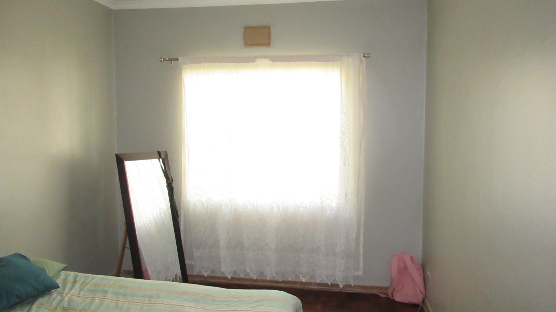Bed Room 1 - 14 square meters of property in Fishers Hill