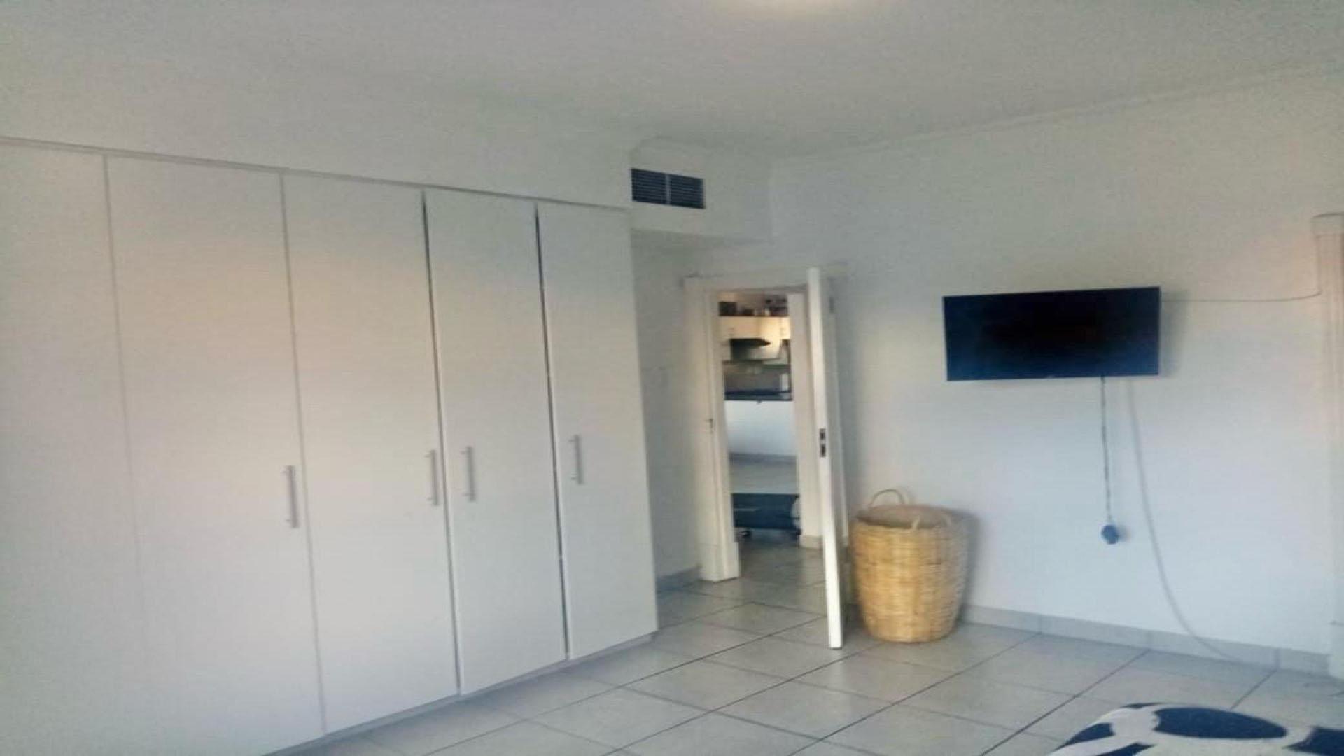 Bed Room 1 of property in Durban Central