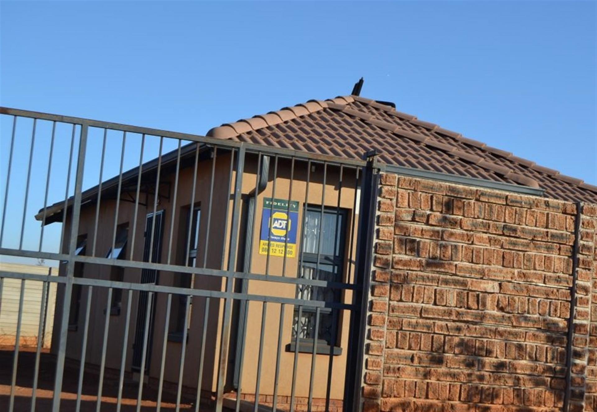 Front View of property in Protea Glen